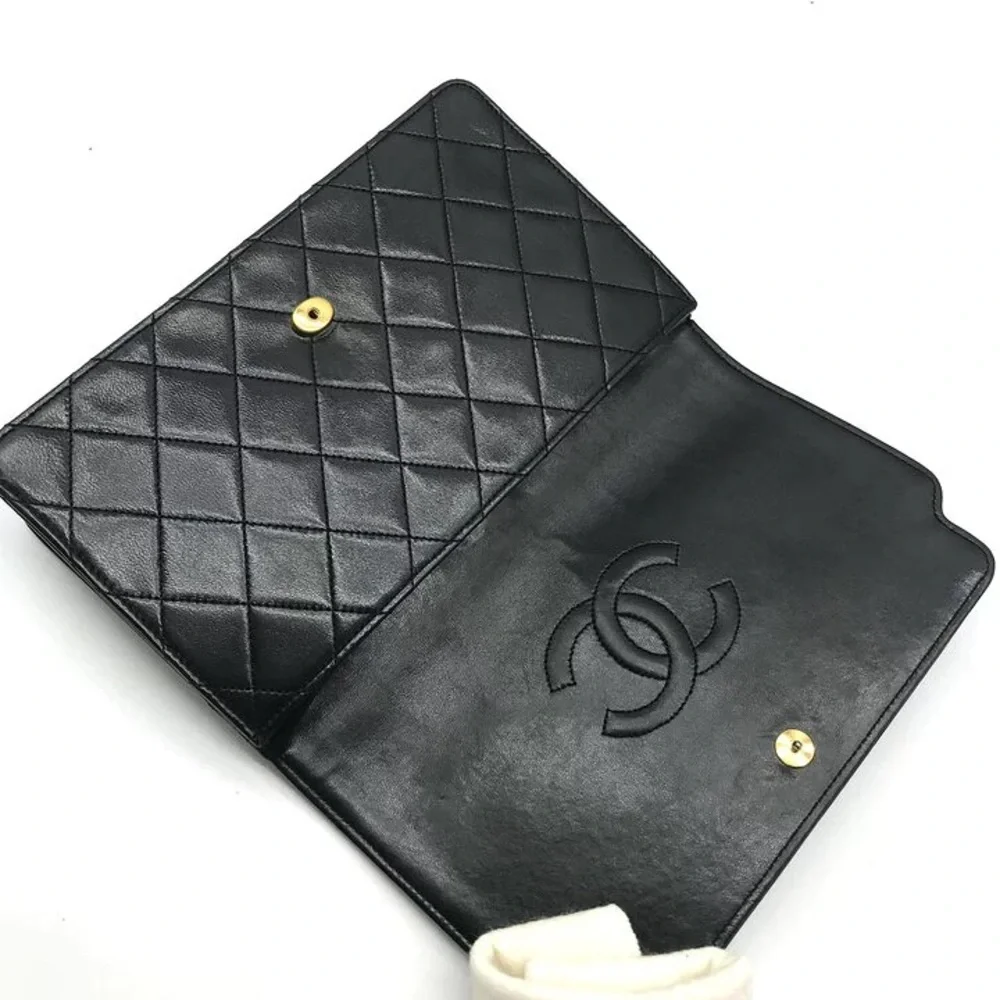 CHANEL stunning classic